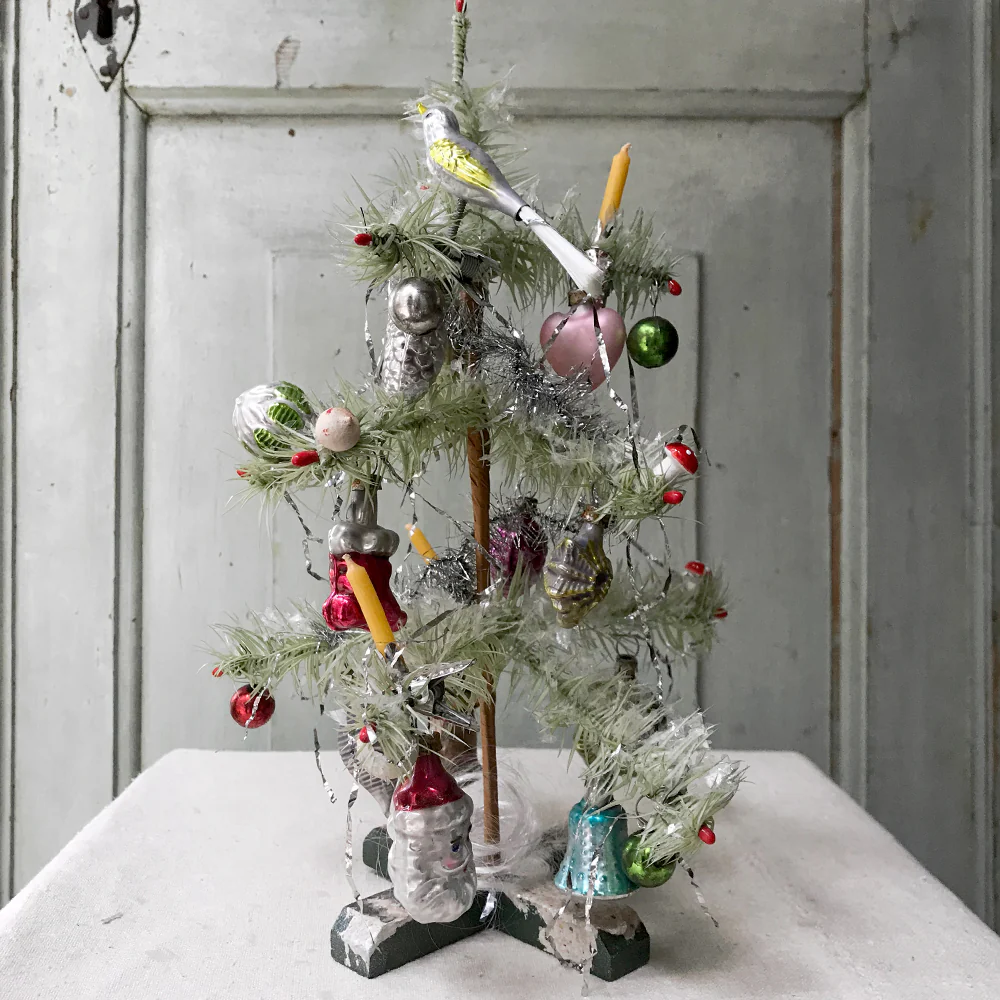 Nostalgic Decorated Mini OrnamentsTree