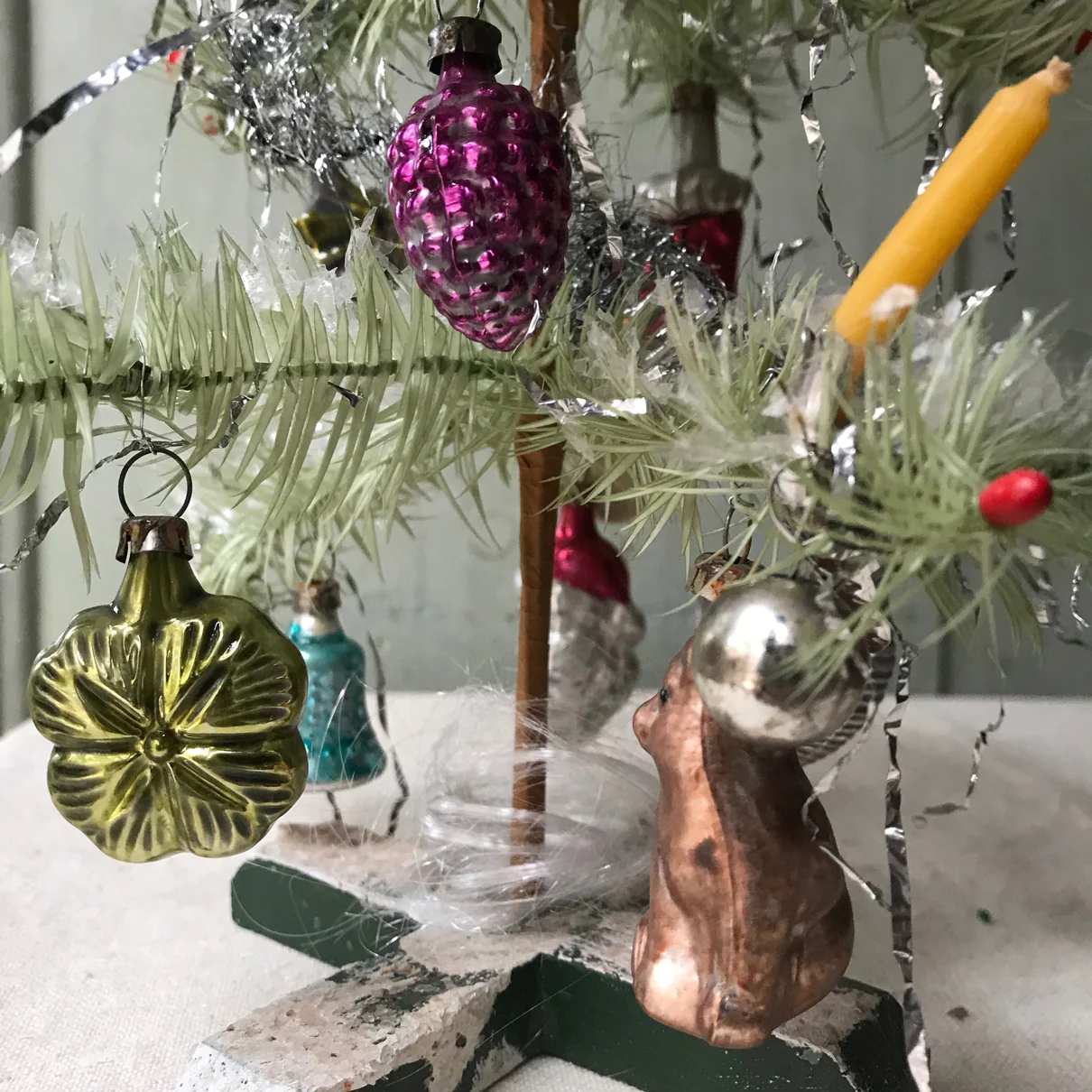 Nostalgic Decorated Mini OrnamentsTree - Image 2