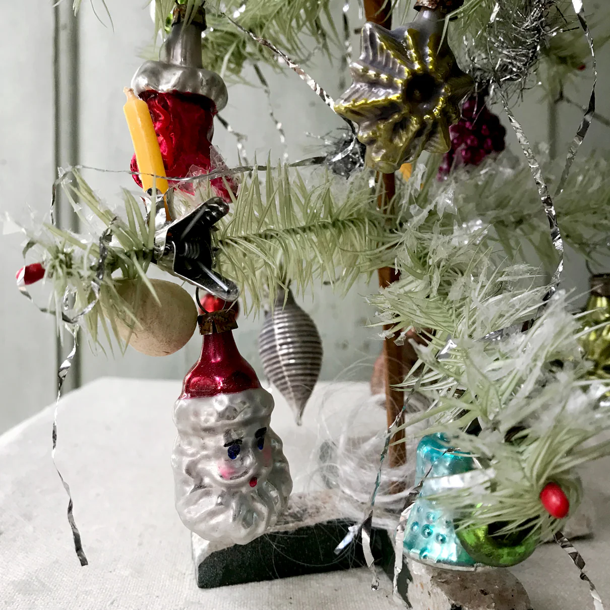 Nostalgic Decorated Mini OrnamentsTree - Image 4