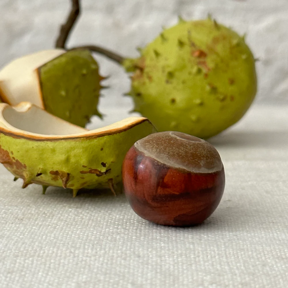 Double Porcelain Horse Chestnut with Removable Chestnut - Image 3