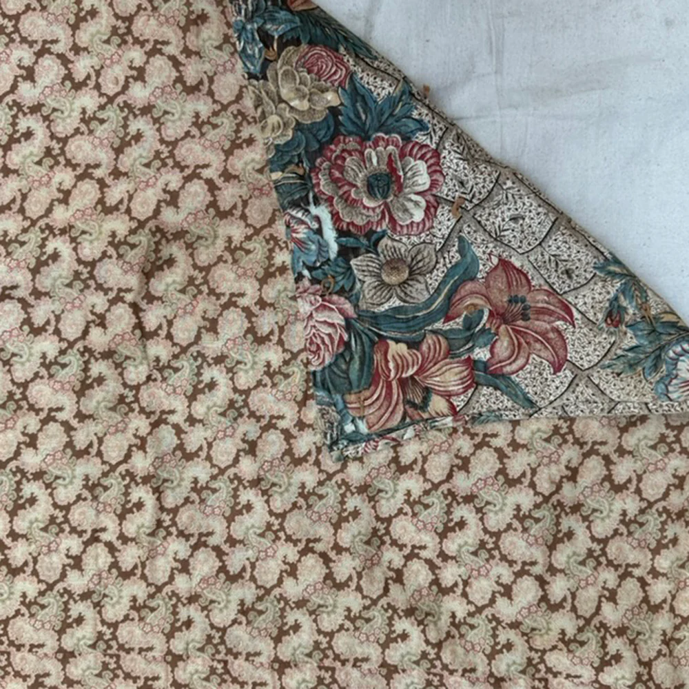 19th-century American Hand-Stitched Quilt - Image 11