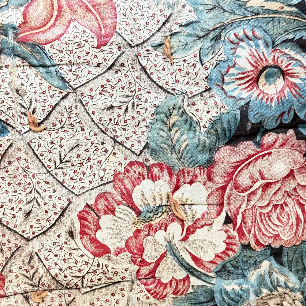 19th-century American Hand-Stitched Quilt - Image 4