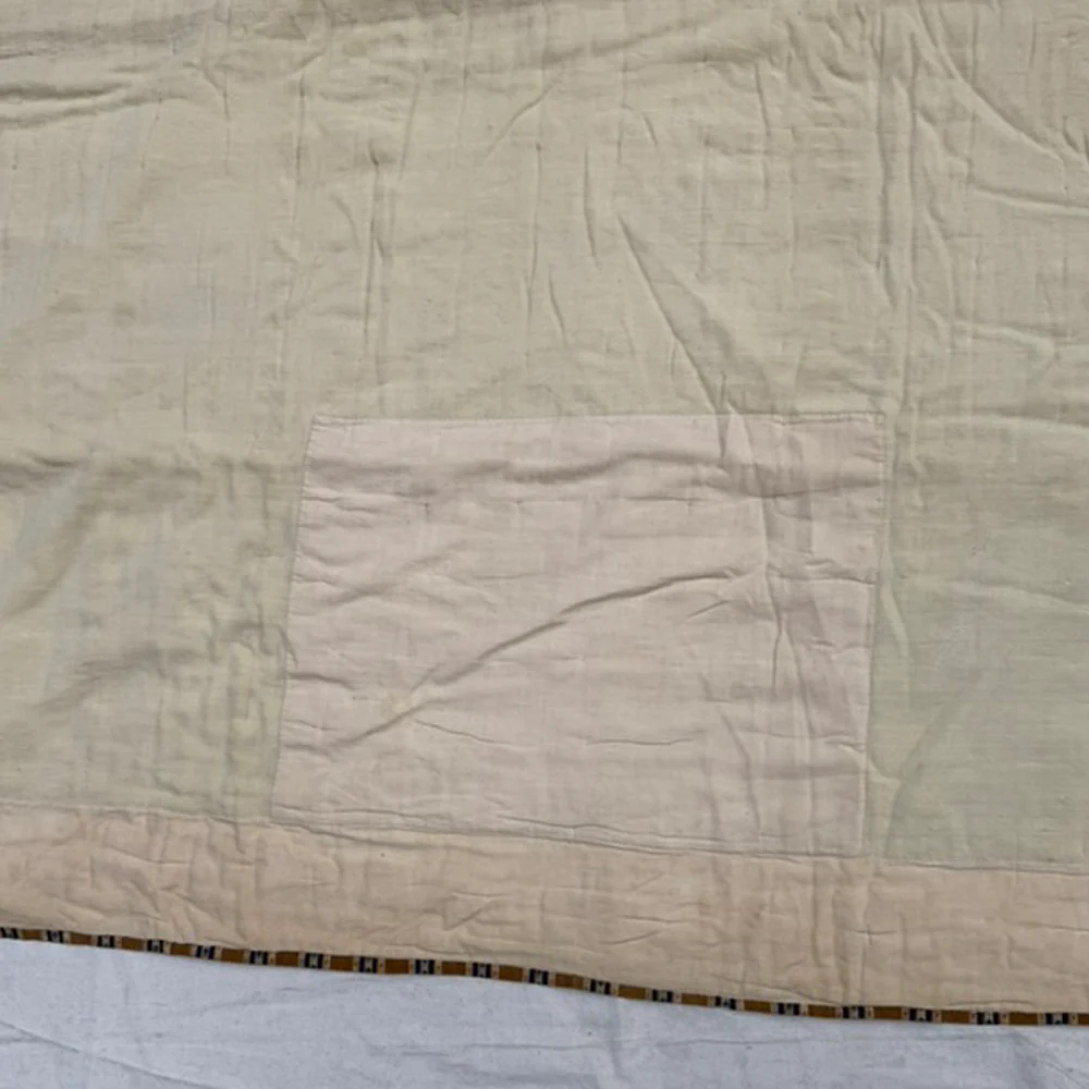 19th-century American Hand-Stitched Quilt - Image 9