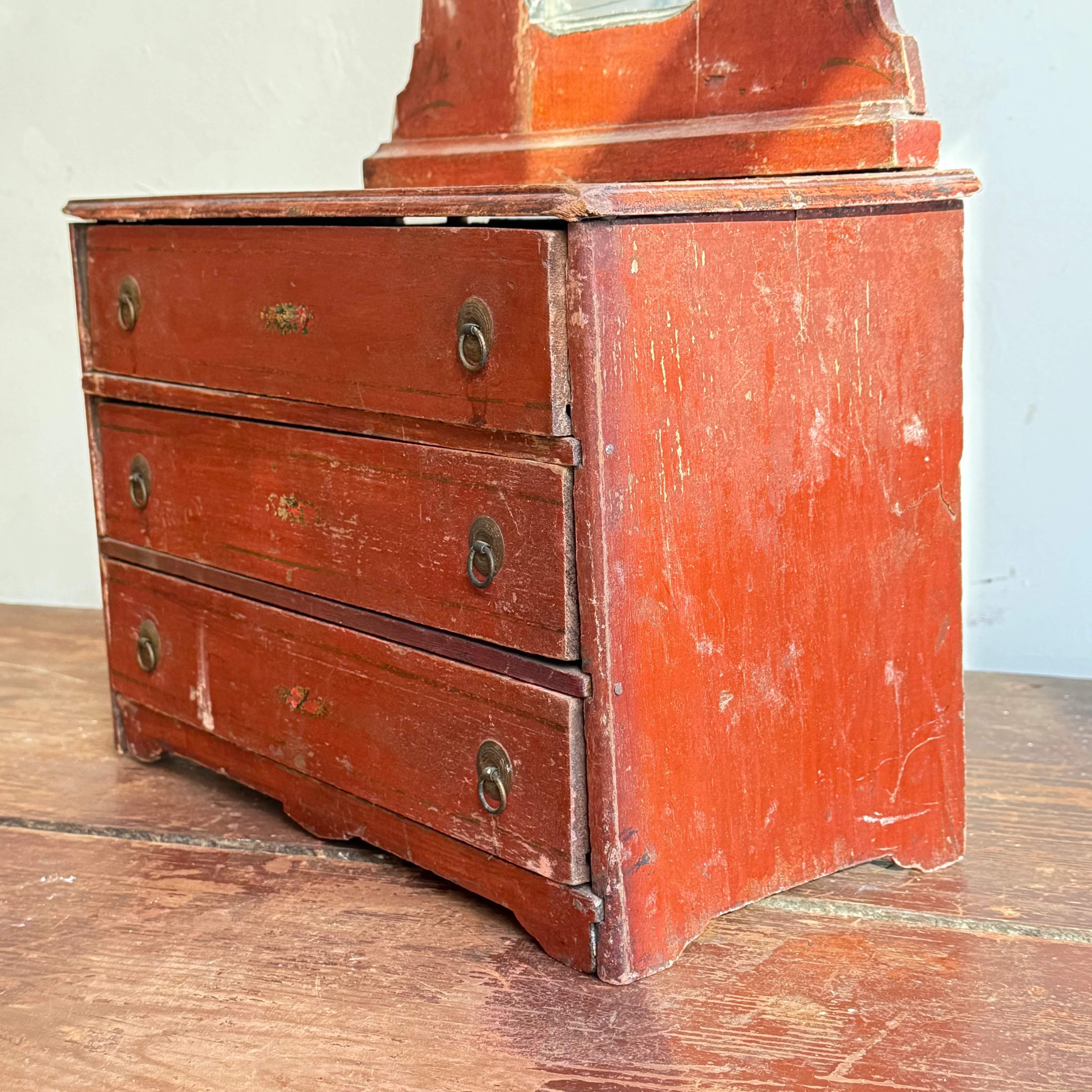 Early 20th-century Painted Miniature Doll's Chest - Image 12