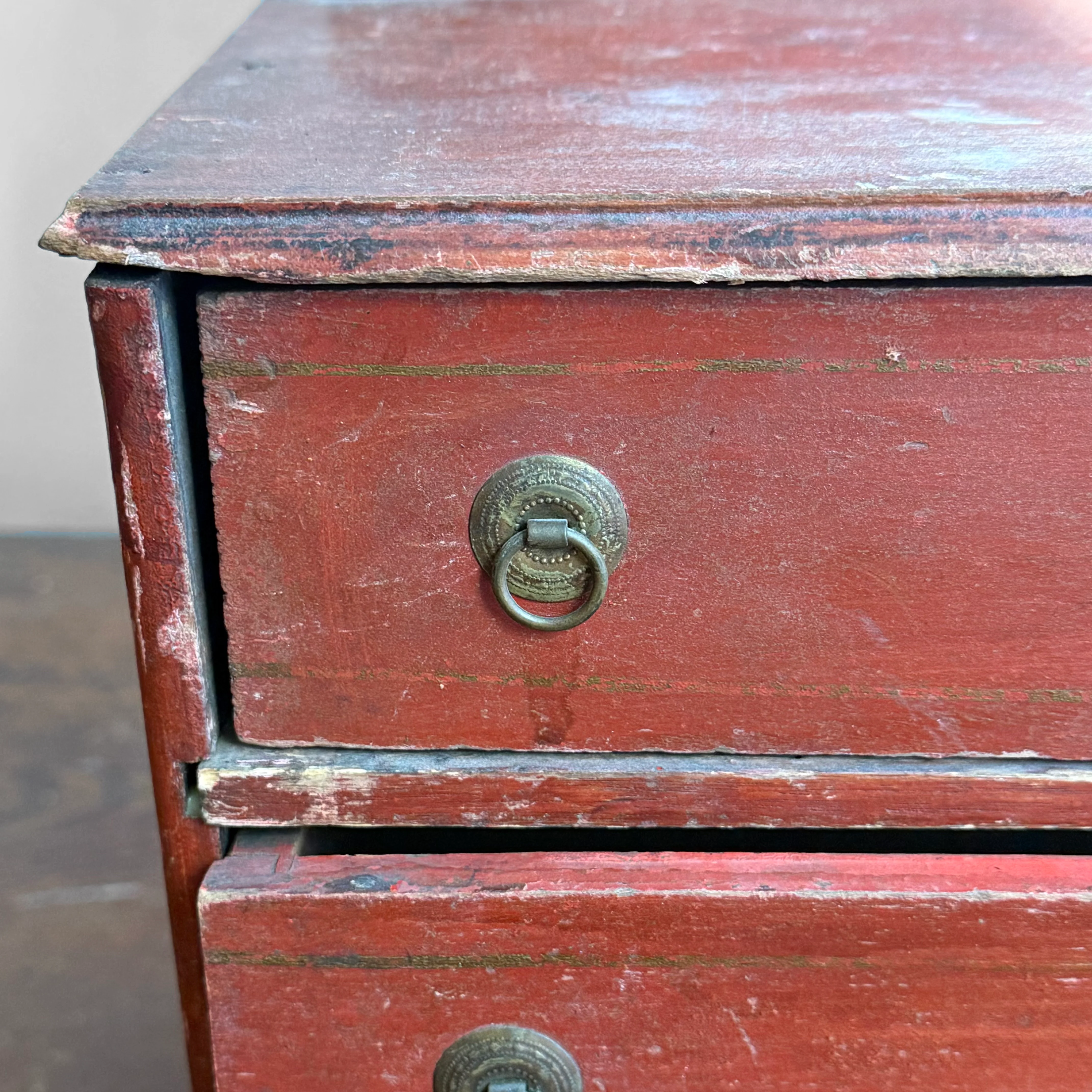 Early 20th-century Painted Miniature Doll's Chest - Image 6