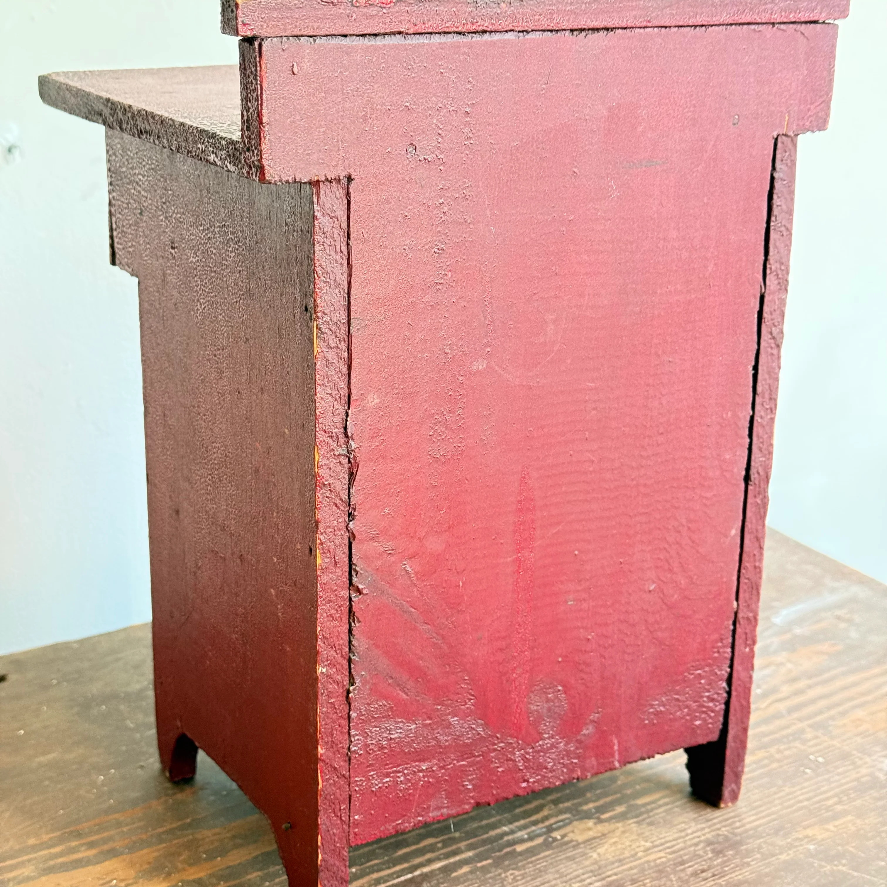 Early 20th-century Red Painted Miniature Doll's Chest - Image 6
