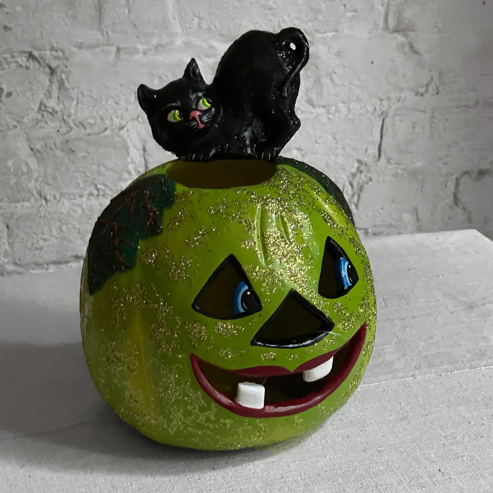 Green Pumpkin Head with Black Cat - Image 3