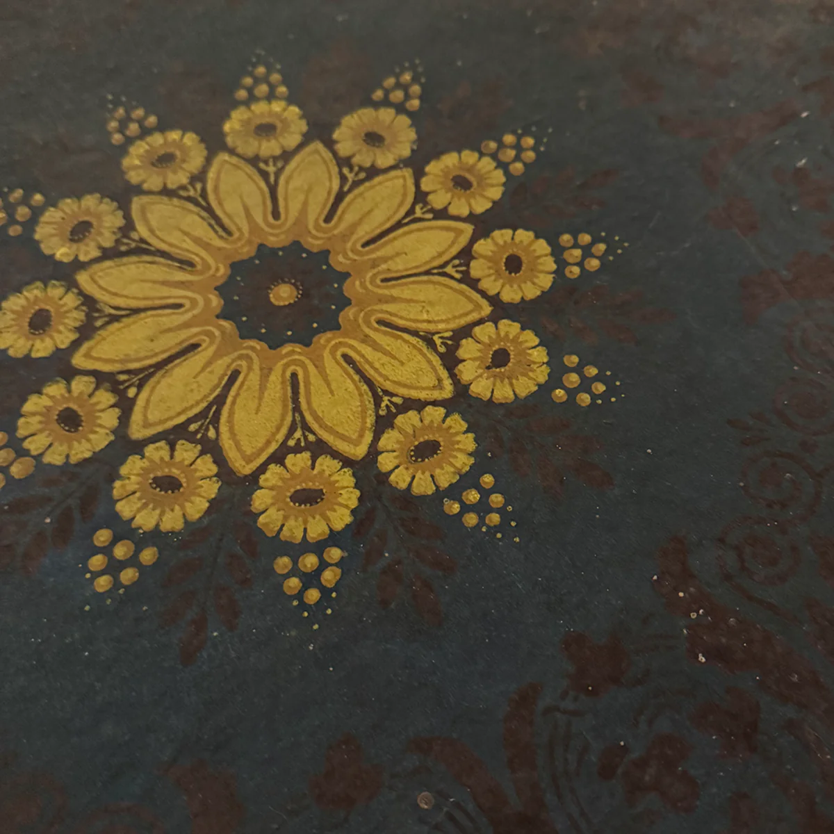 Large 19th-century French Papered Hat Box - Image 8