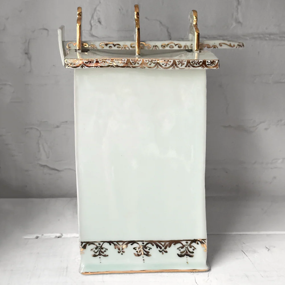 Large Lockbox with Gold Strapwork (BC222) - Image 4