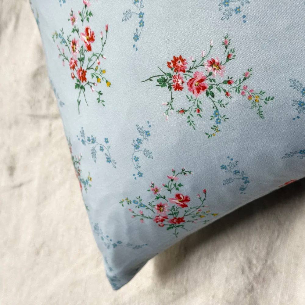 "Love" Embroidered Cushion (CS 09-04) - Image 4
