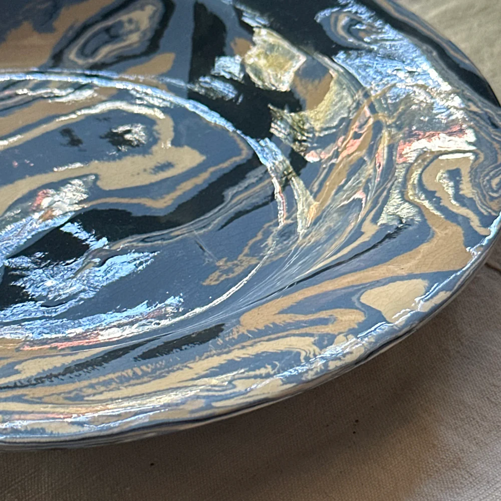 Marbled Deep Presentation Plate in Arcachon (AR #765) - Image 2