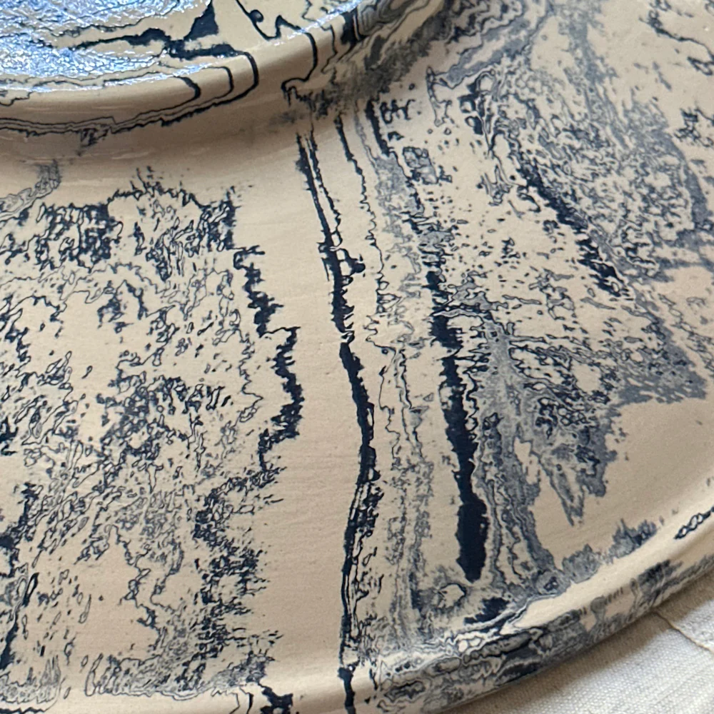 Marbled Very large Round Dish in Dark Belle Île (DB #768) - Image 7