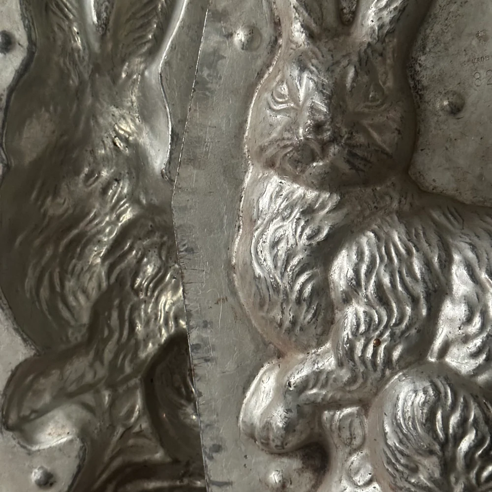 Antique Large Chocolate Rabbit Mold (#11) - Image 3