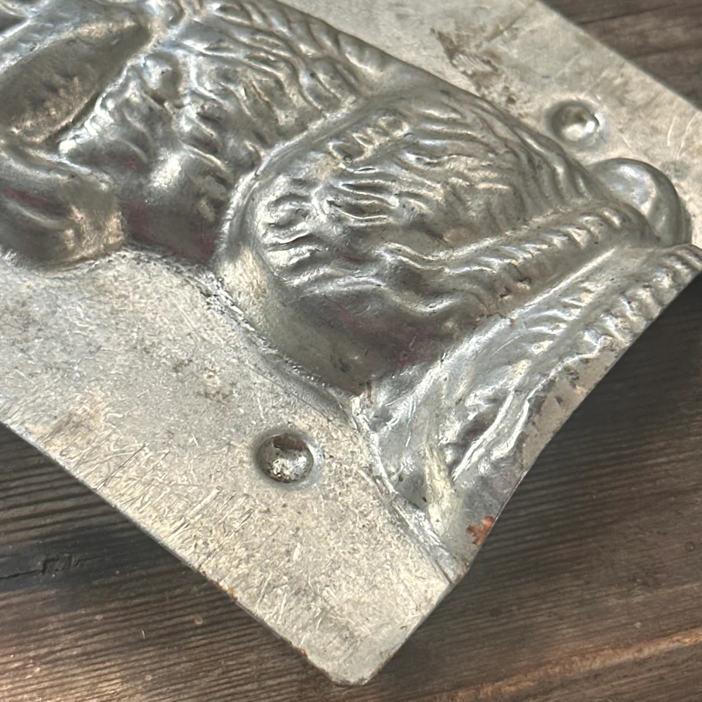 Antique Chocolate Rabbit Tin Mold (#01) - Image 3