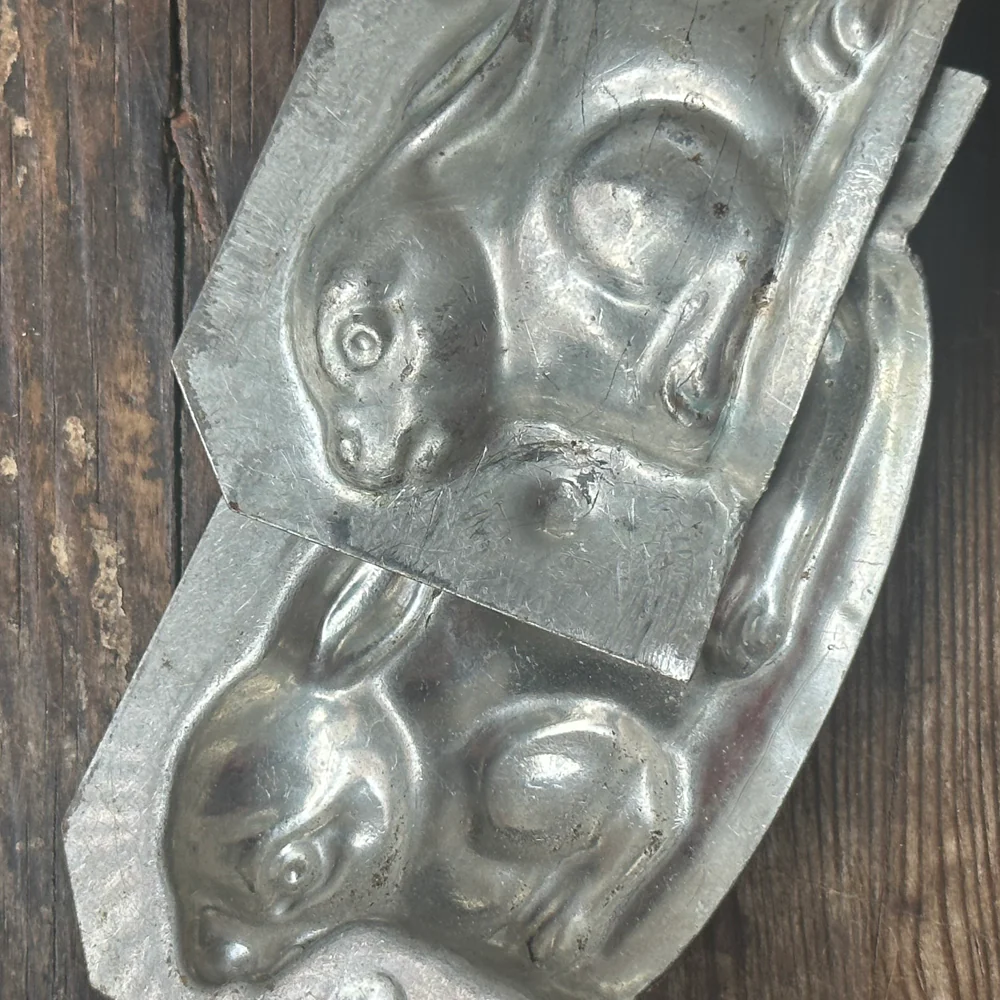 Antique Chocolate Rabbit Tin Mold  (#04) - Image 3