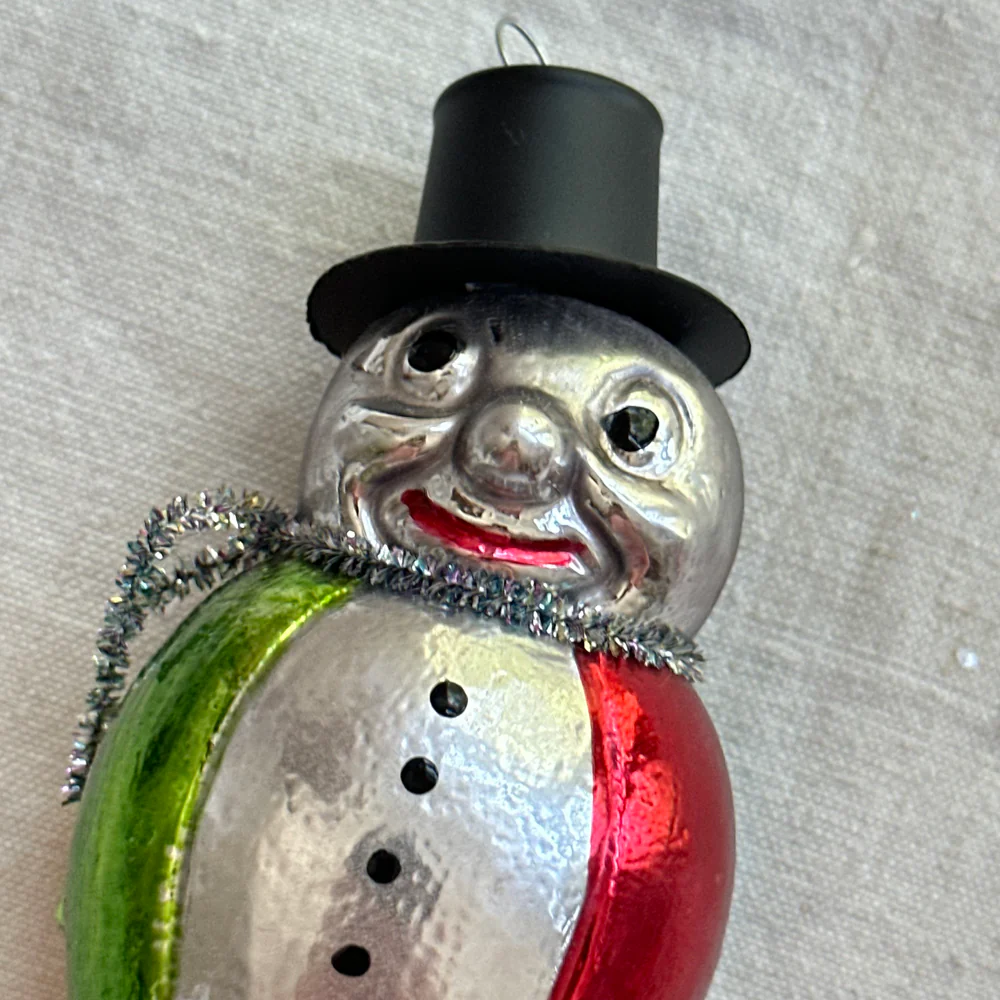 Nostalgic Beetle with Hat Ornament - Image 2
