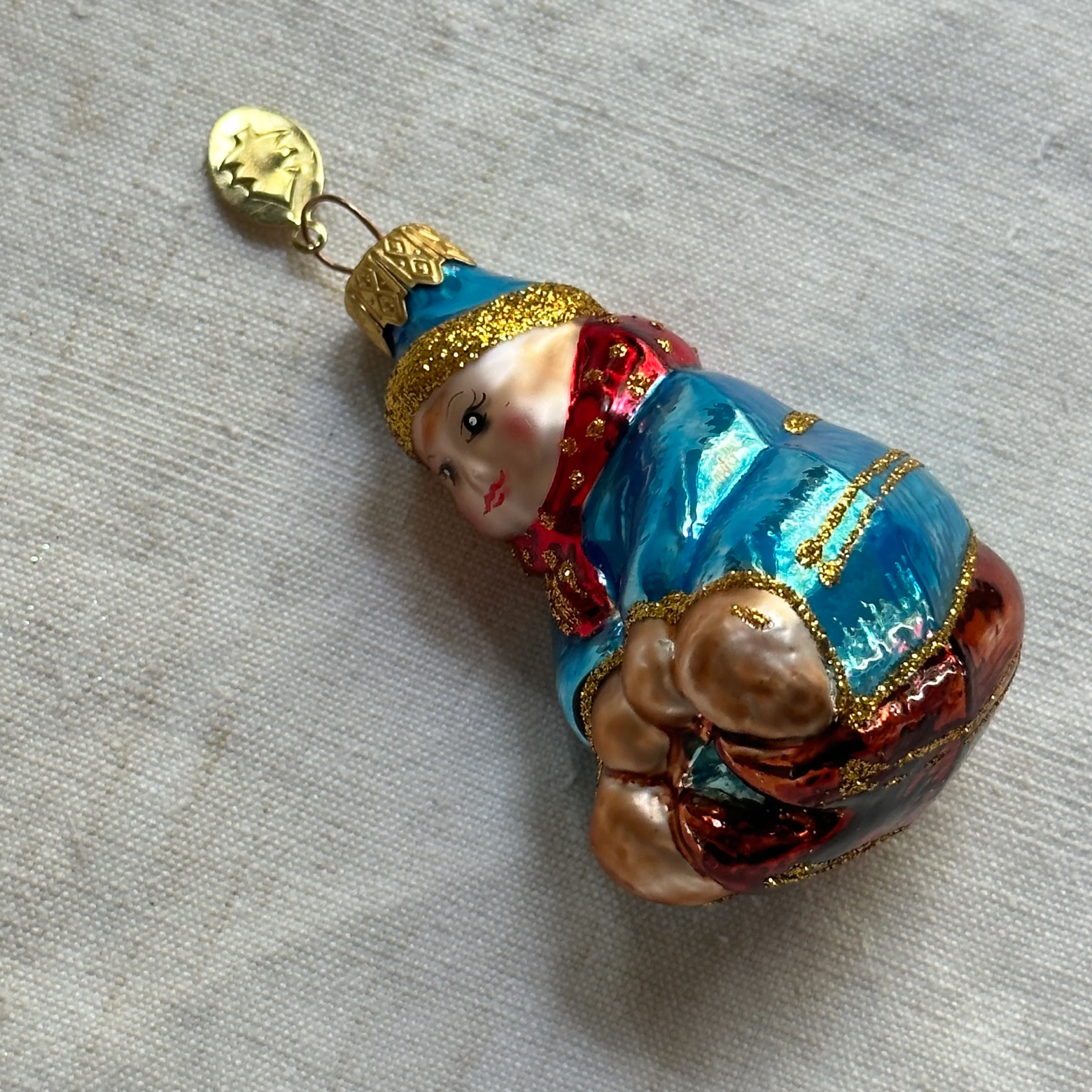 Nostalgic Child on Sled Ornament - Image 2
