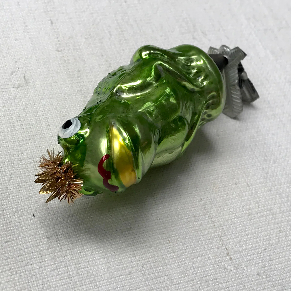 Nostalgic Frog with Crown Clip-On Ornament - Image 2