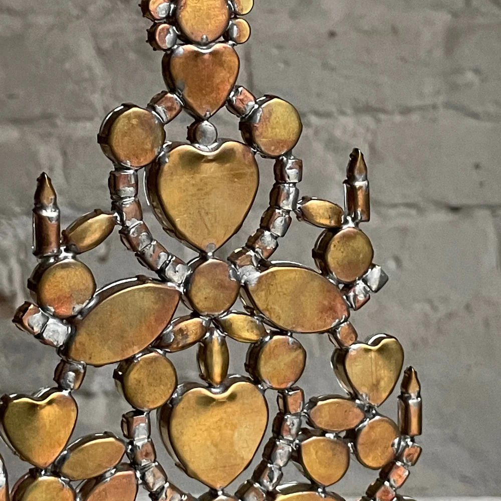 Nostalgic Glass Jeweled Tree with Hearts - Image 4