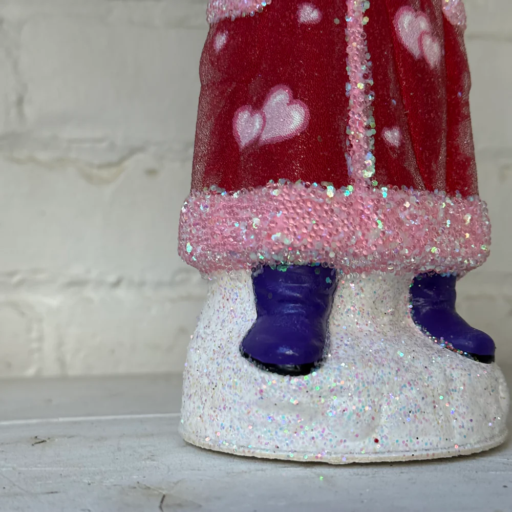 Papier-Mâché Santa with Heart Decoration - Image 3