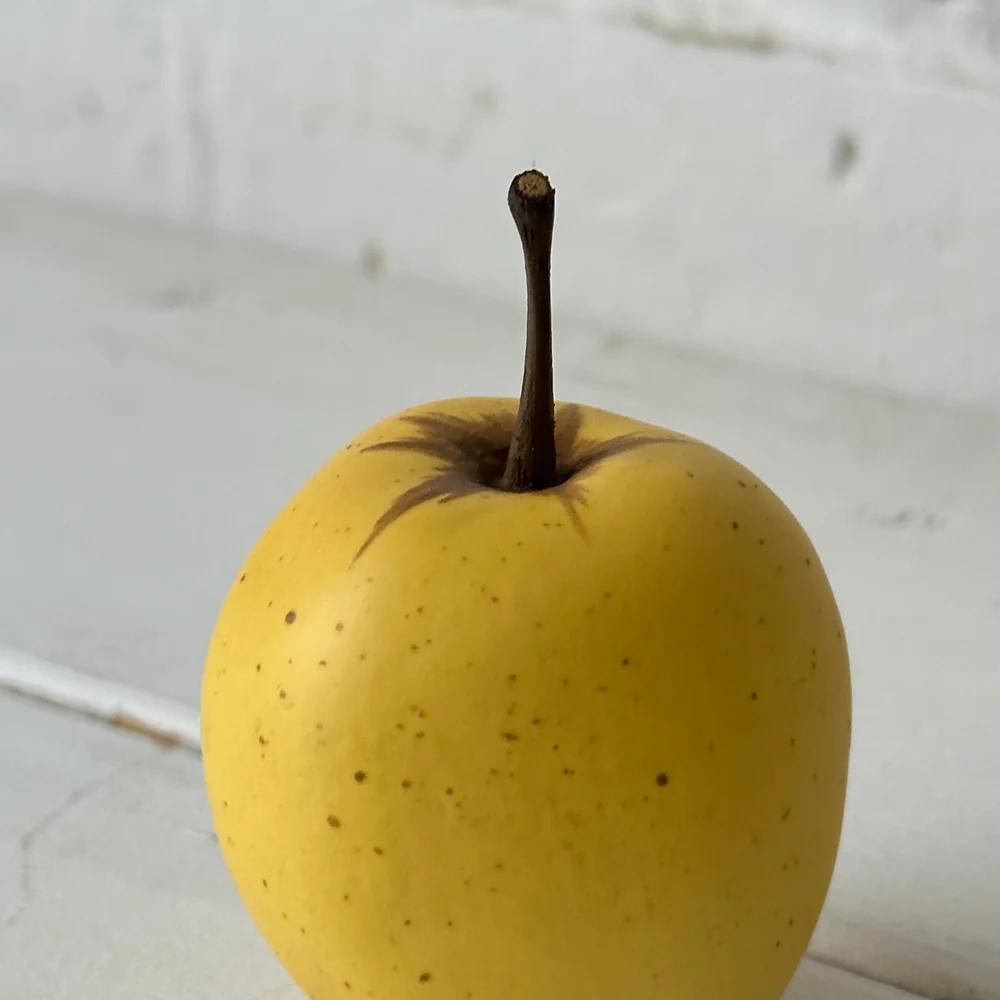 Porcelain Windfall Golden Delicious Apple - Image 2