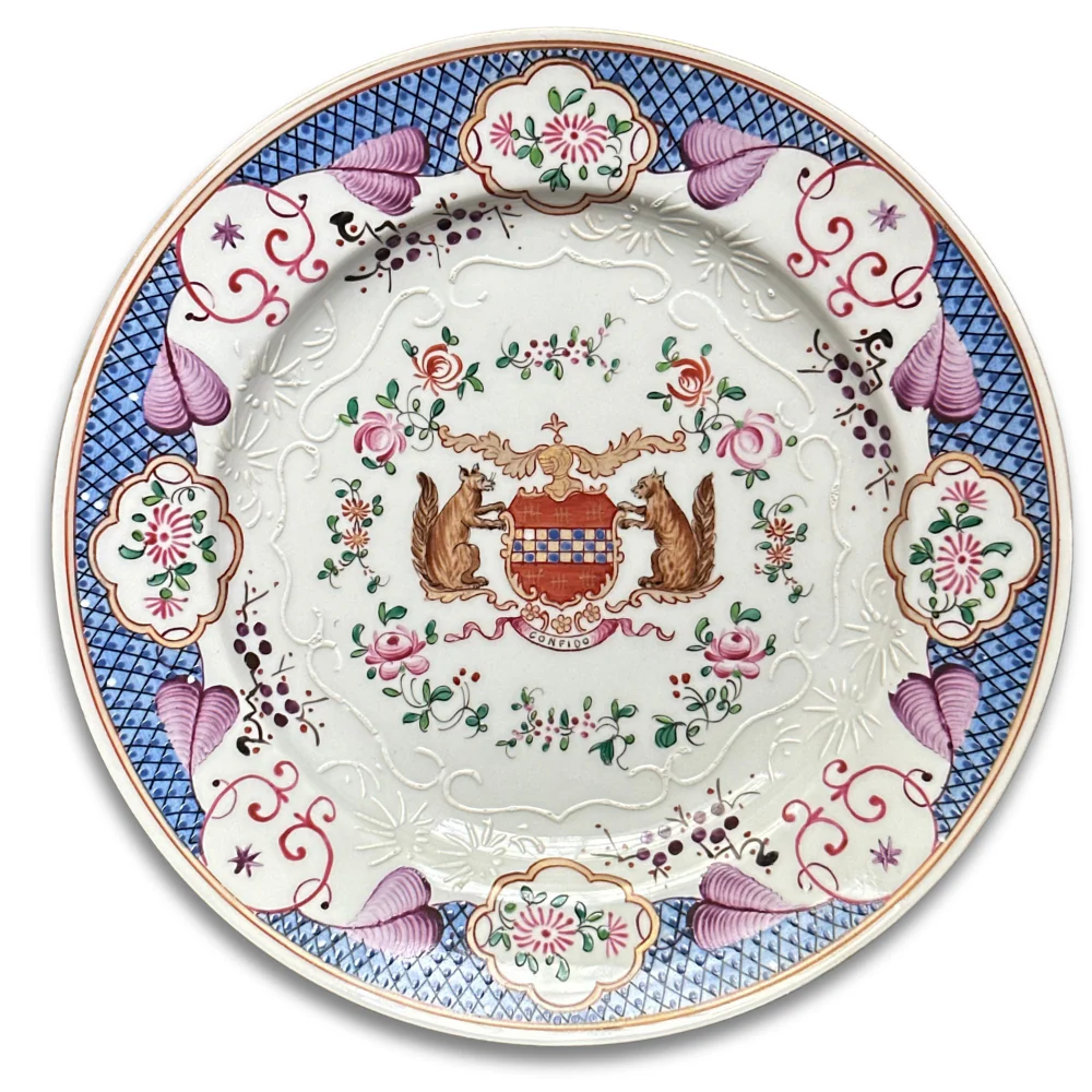 Set of Seven 19th-Century Chinese Export Style Samson of Paris Armorial Dinner Plates - Image 12