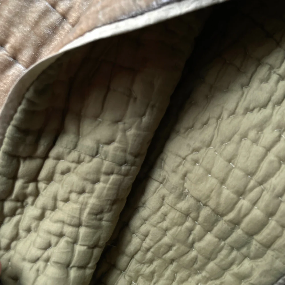 Silk Velvet King Quilt in Silver Green - Image 4