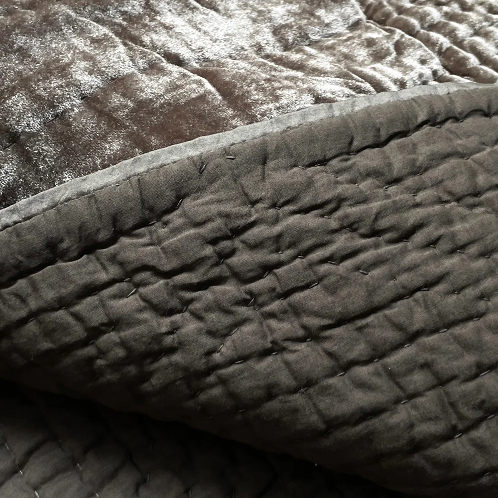 Silk Velvet King Quilt in Smoke - Image 3
