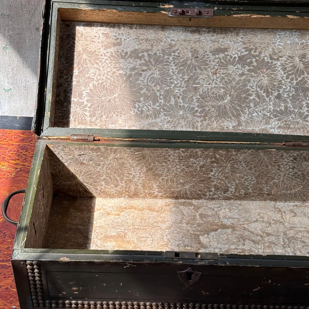 19th-century China Trade Leather Camphor Chest with Paper Lining (# 3) - Image 5