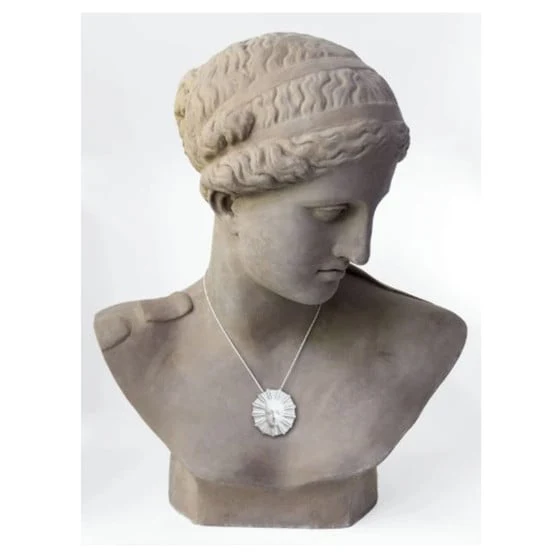 Soleil Pendant Necklace - Image 3
