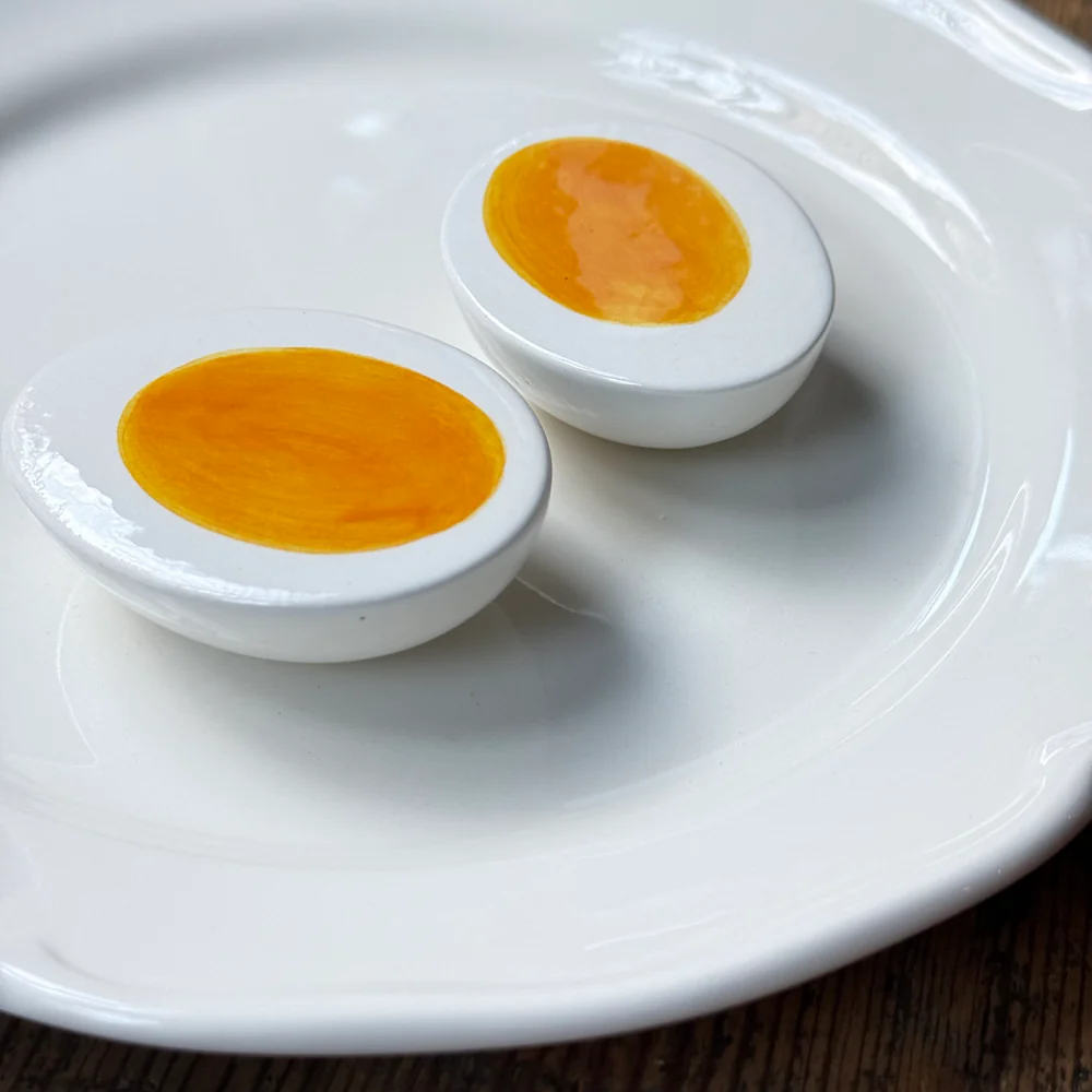 Trompe L'oeil Egg Plate with Waved Rim - Image 2