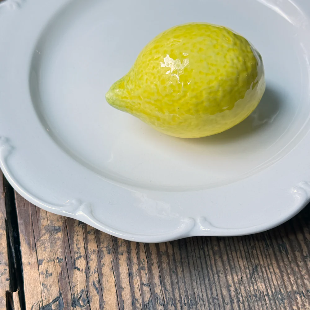 Trompe L'oeil Lemon Plate with Scalloped Rim - Image 2