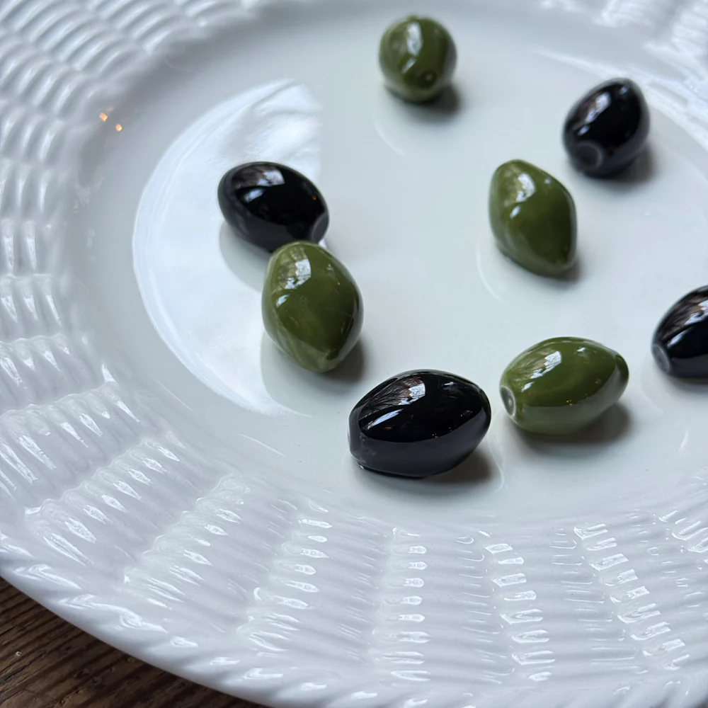 Trompe L'oeil Olives Plate with Basket-Weave Rim - Image 2
