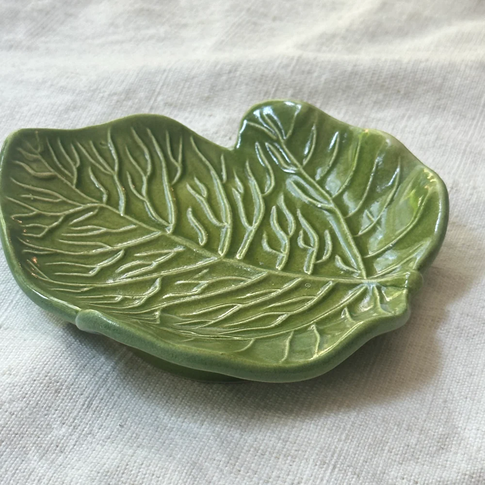Vintage Barbara Eigen Majolica Leaf Dish (M10) - Image 2
