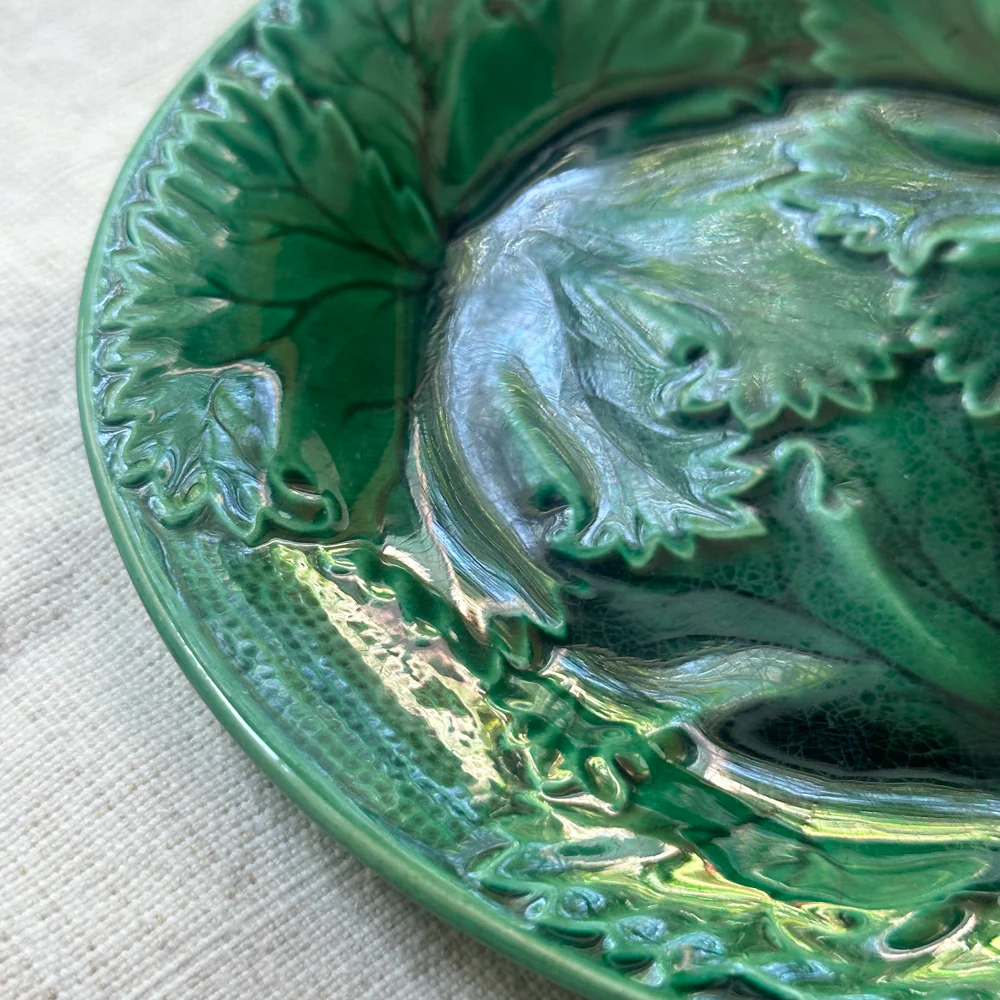 Vintage Gien French Majolica Basket Weave Plate with Leaves (M06) - Image 2