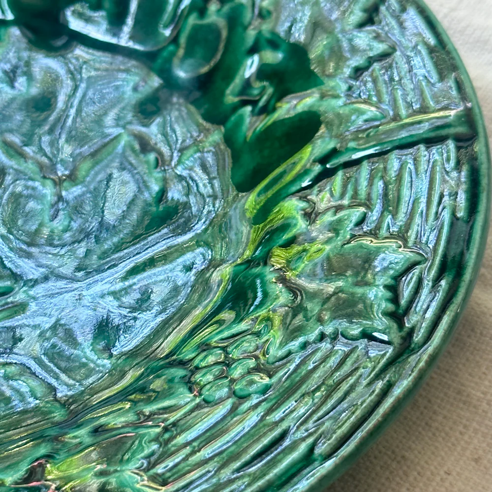 Vintage Gien French Majolica Basket Weave Plate with Leaves (M07) - Image 2