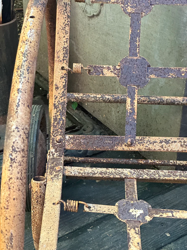 Vintage Painted Metal Chaise Lounge with Wheels - Image 6